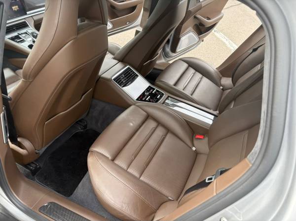 2017 Porsche Panamera