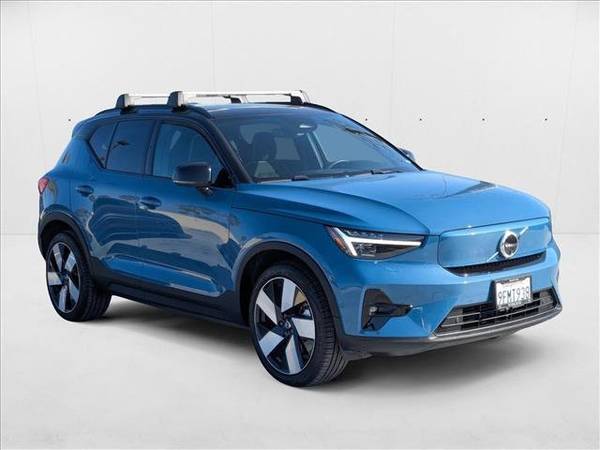 2023 Volvo XC40